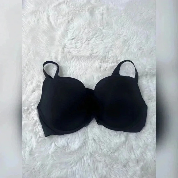 Torrid T-Shirt Lightly Lined Smooth Straight Back Bra in Rich Black Like New - Picture 5 of 7
